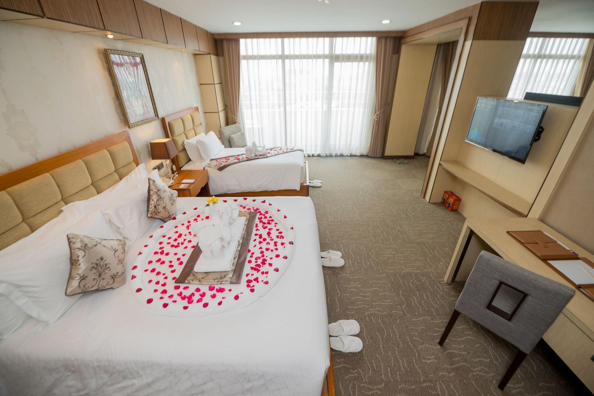 Sky Star Hotel Yangon Exterior photo