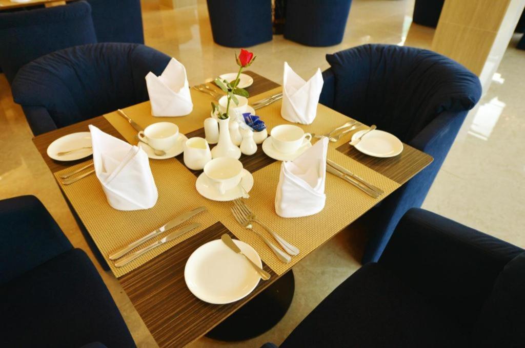 Sky Star Hotel Yangon Exterior photo