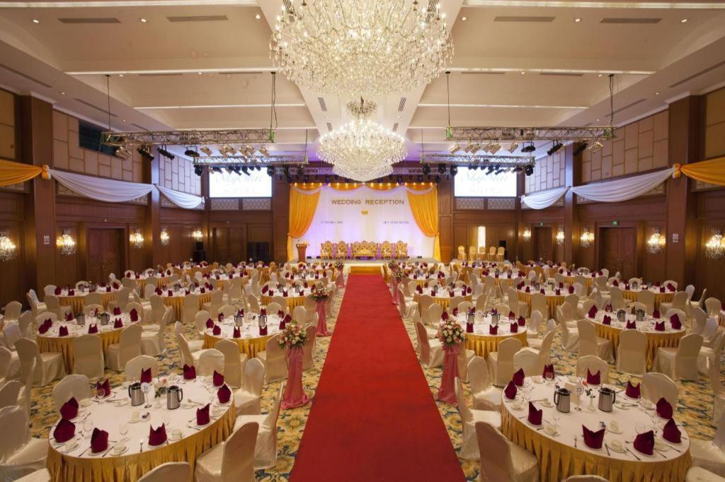 Sky Star Hotel Yangon Exterior photo