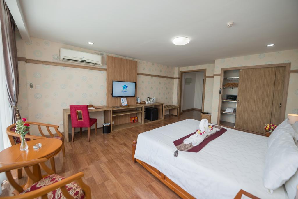 Sky Star Hotel Yangon Exterior photo